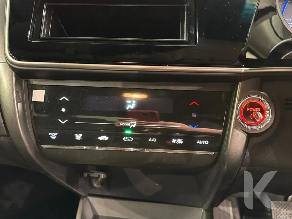 Honda Grace Saloon, Petrol Hybrid, 2019, Silver