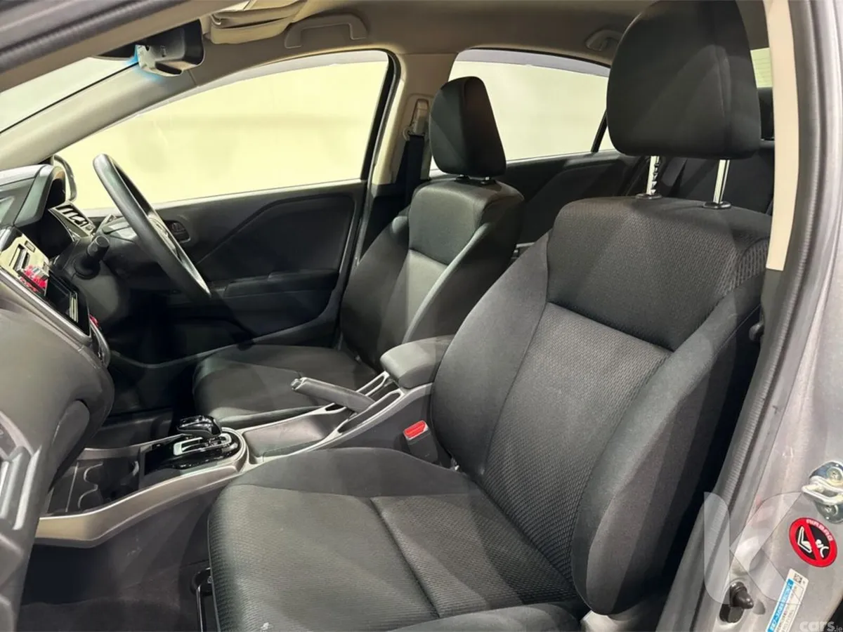 Honda Grace Saloon, Petrol Hybrid, 2019, Silver