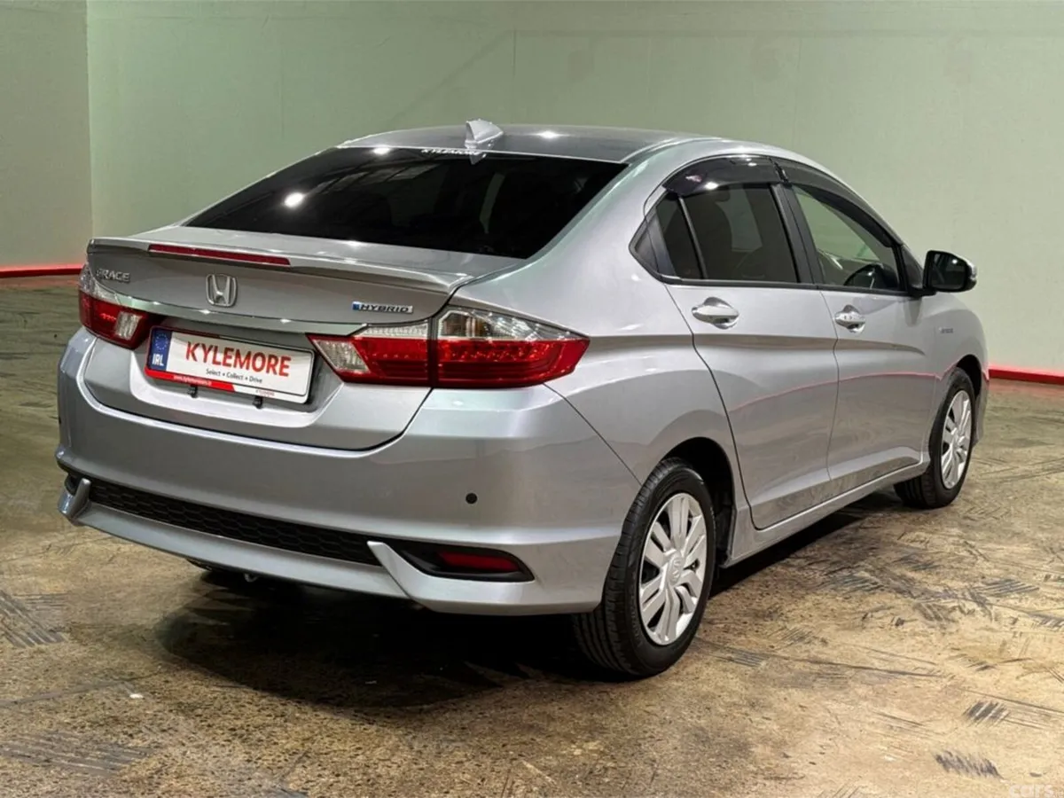 Honda Grace Saloon, Petrol Hybrid, 2019, Silver