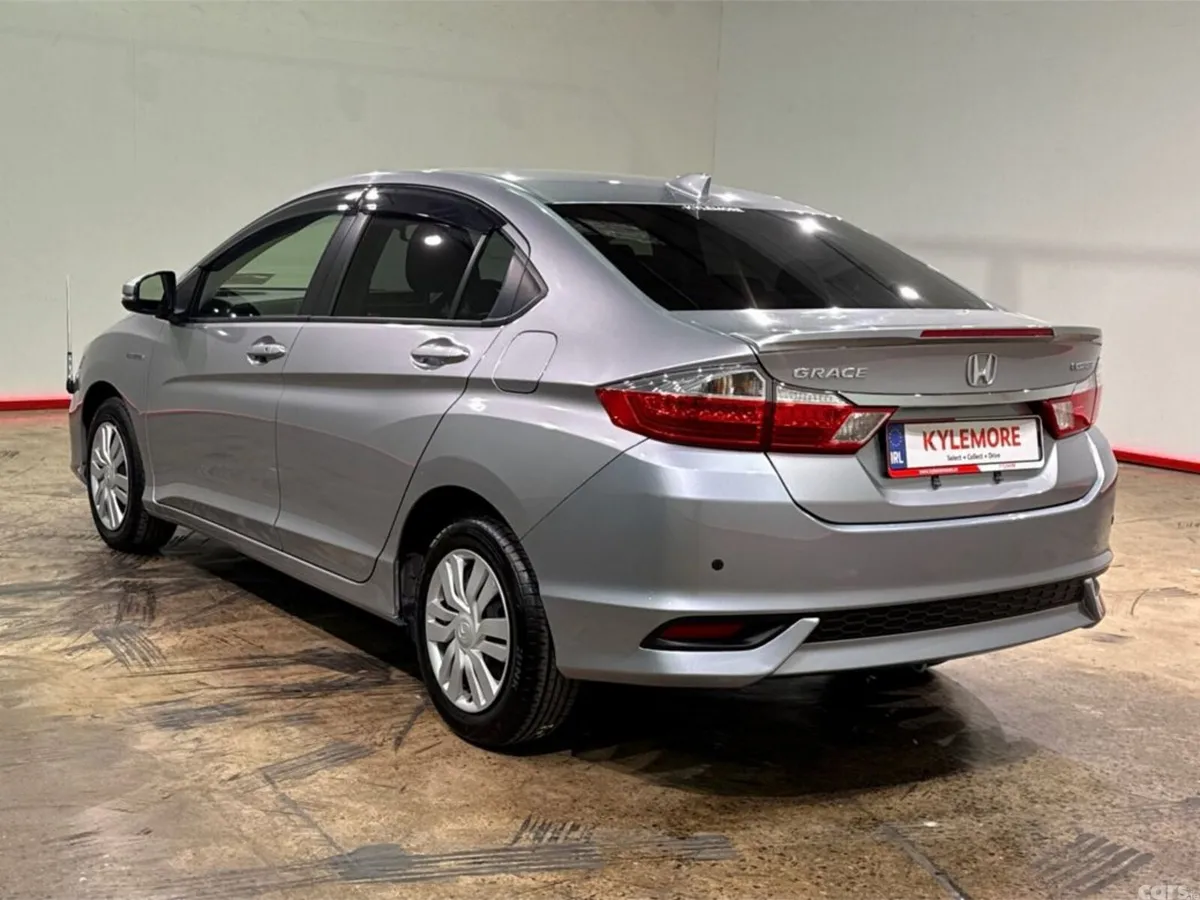 Honda Grace Saloon, Petrol Hybrid, 2019, Silver