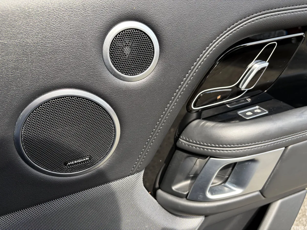 Land Rover Range Rover SUV, Petrol Hybrid, 2021, Black