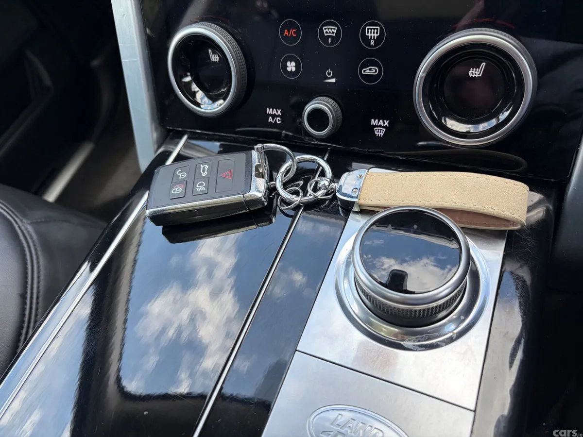 Land Rover Range Rover SUV, Petrol Hybrid, 2021, Black