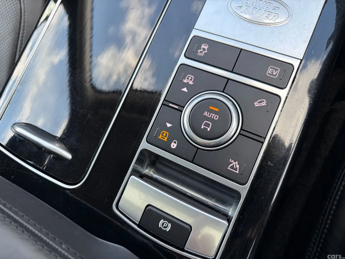 Land Rover Range Rover SUV, Petrol Hybrid, 2021, Black
