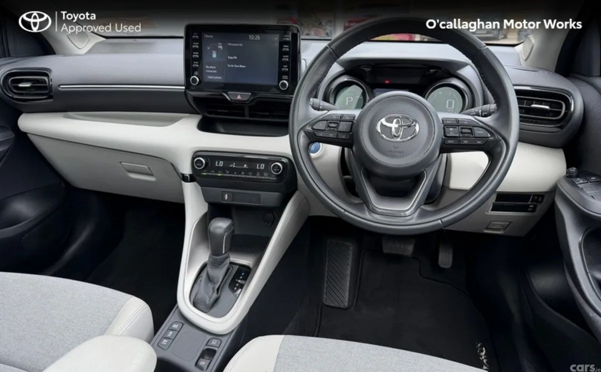 Toyota Yaris Hatchback, Petrol Hybrid, 2023, Grey
