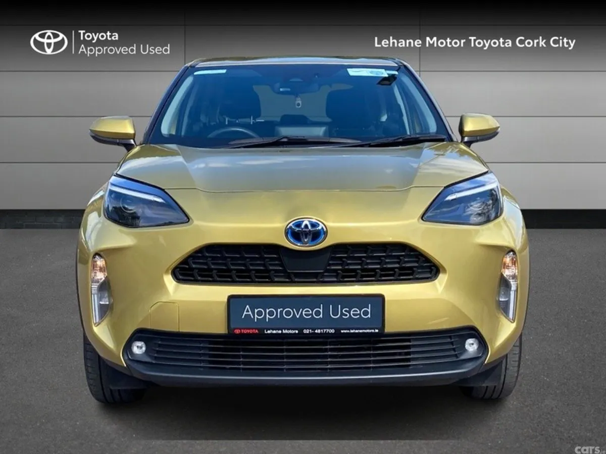 Toyota Yaris Cross Hatchback, Petrol Hybrid, 2023, Yellow