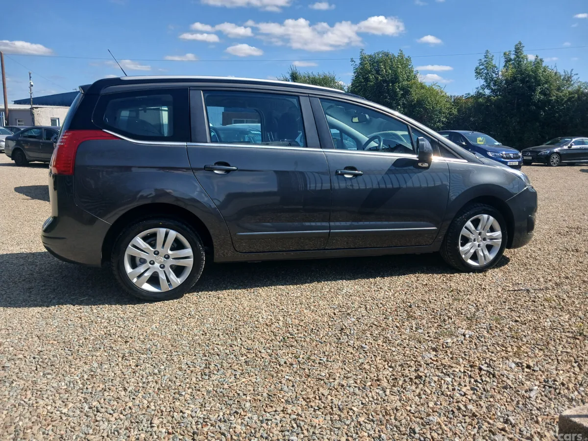 Peugeot 5008 MPV, Diesel, 2016, Grey