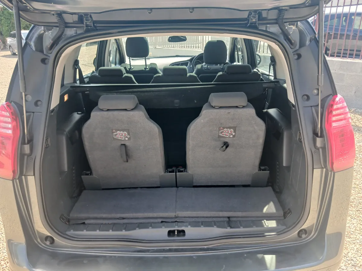 Peugeot 5008 MPV, Diesel, 2016, Grey