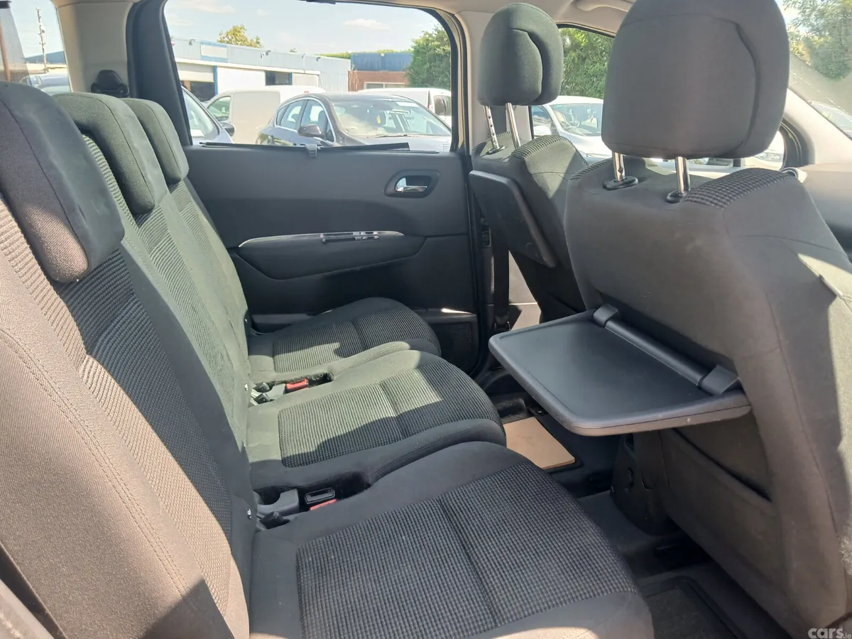 Peugeot 5008 MPV, Diesel, 2016, Grey