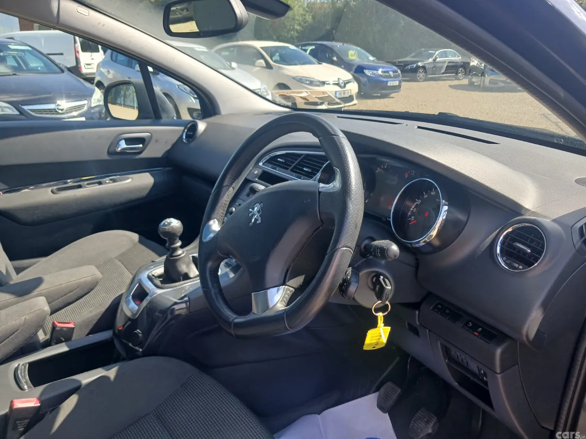 Peugeot 5008 MPV, Diesel, 2016, Grey