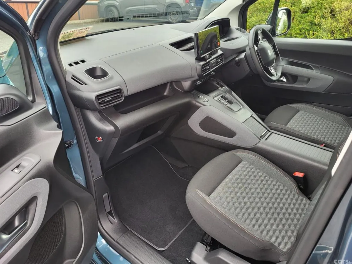 Peugeot Rifter MPV, Diesel, 2026, Blue