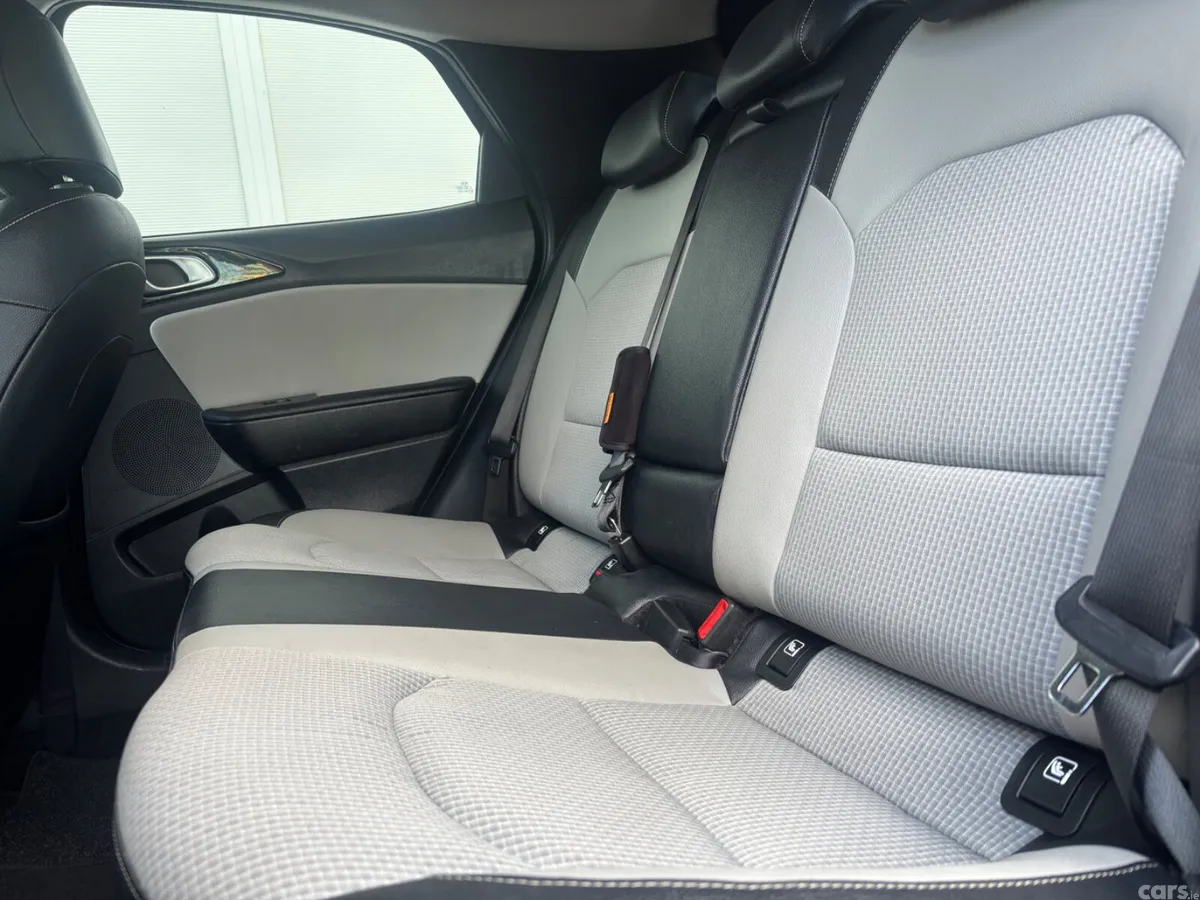 Kia XCeed Hatchback, Petrol Plug-in Hybrid, 2021, Grey