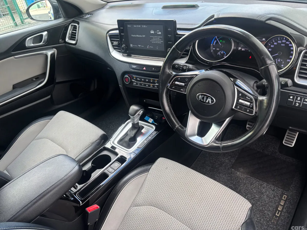 Kia XCeed Hatchback, Petrol Plug-in Hybrid, 2021, Grey