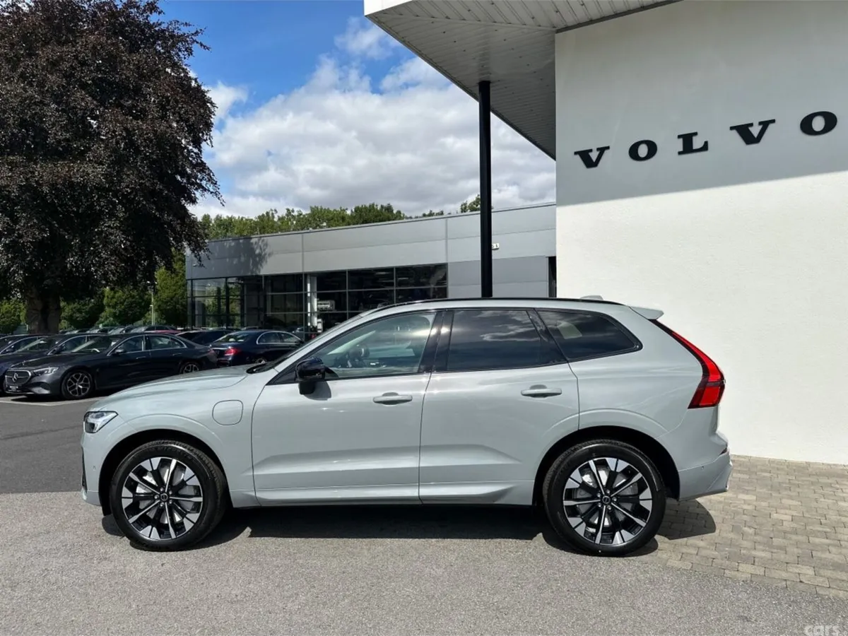 Volvo XC60 SUV, Petrol Plug-in Hybrid, 2026, Grey