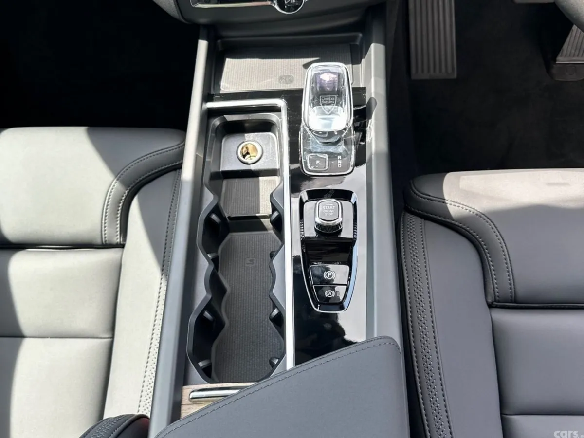 Volvo XC60 SUV, Petrol Plug-in Hybrid, 2026, Grey