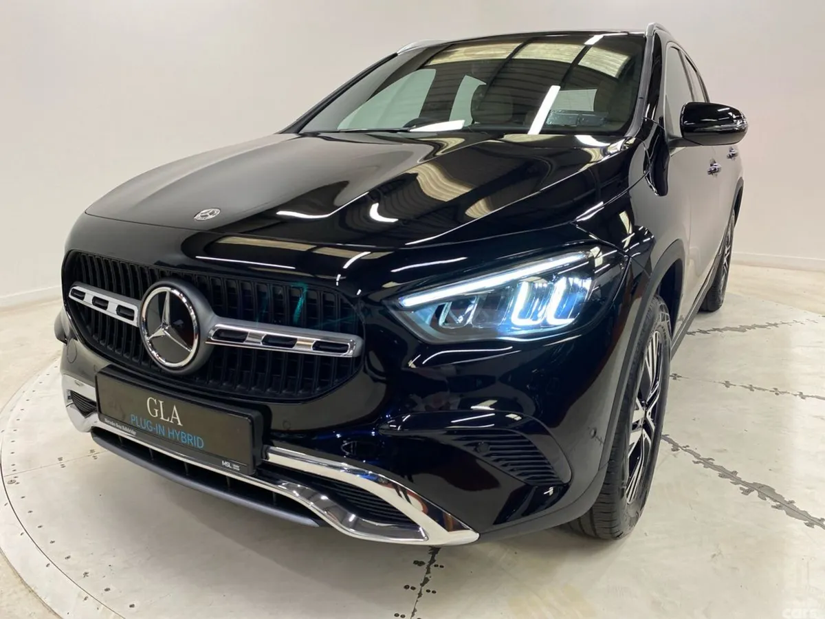 Mercedes-Benz GLA SUV, Petrol Plug-in Hybrid, 2026, Black