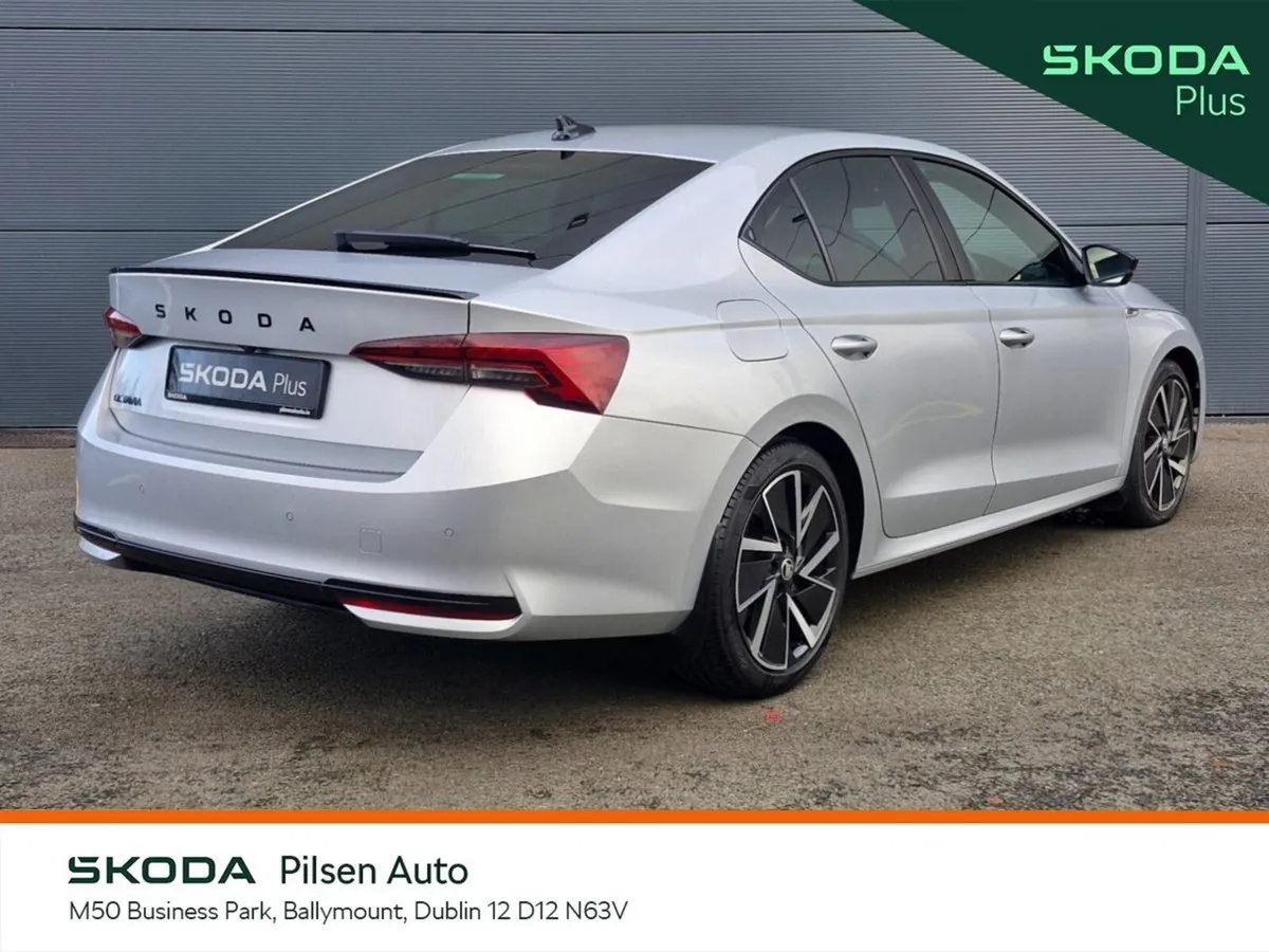 Skoda Octavia Saloon, Diesel, 2025, Silver