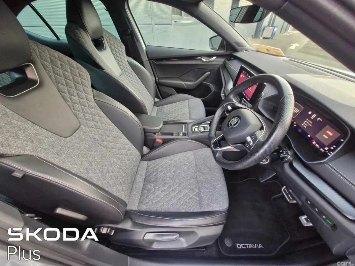 Skoda Octavia Saloon, Diesel, 2025, Silver