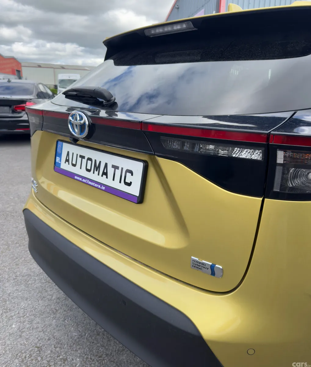 Toyota Yaris Cross SUV, Petrol Hybrid, 2021, Gold