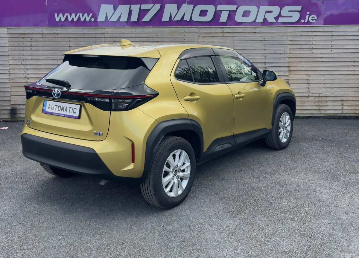 Toyota Yaris Cross SUV, Petrol Hybrid, 2021, Gold