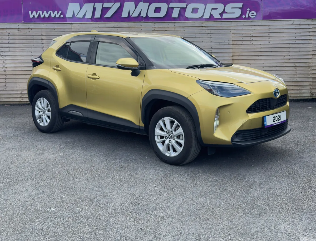 Toyota Yaris Cross SUV, Petrol Hybrid, 2021, Gold
