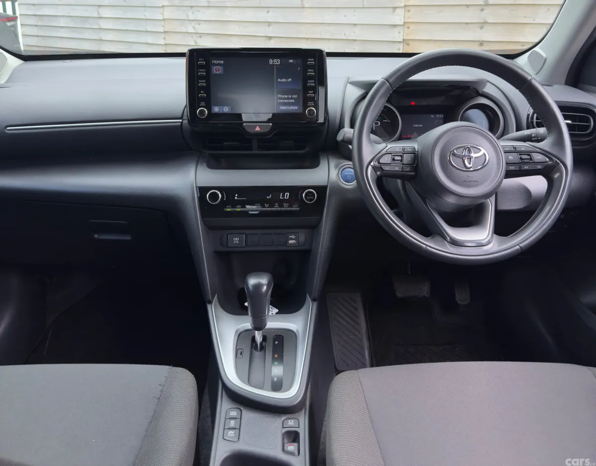 Toyota Yaris Cross SUV, Petrol Hybrid, 2021, Gold