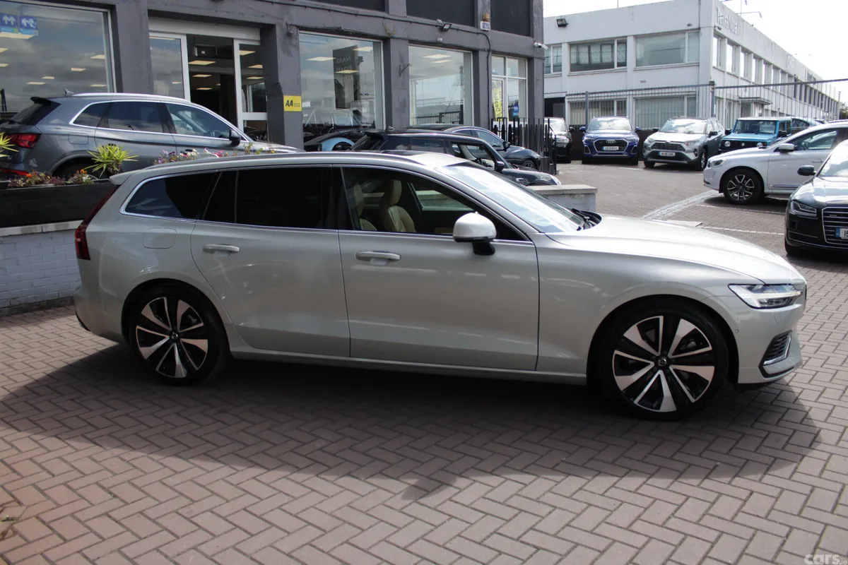 Volvo V60 Estate, Petrol Plug-in Hybrid, 2020, Silver
