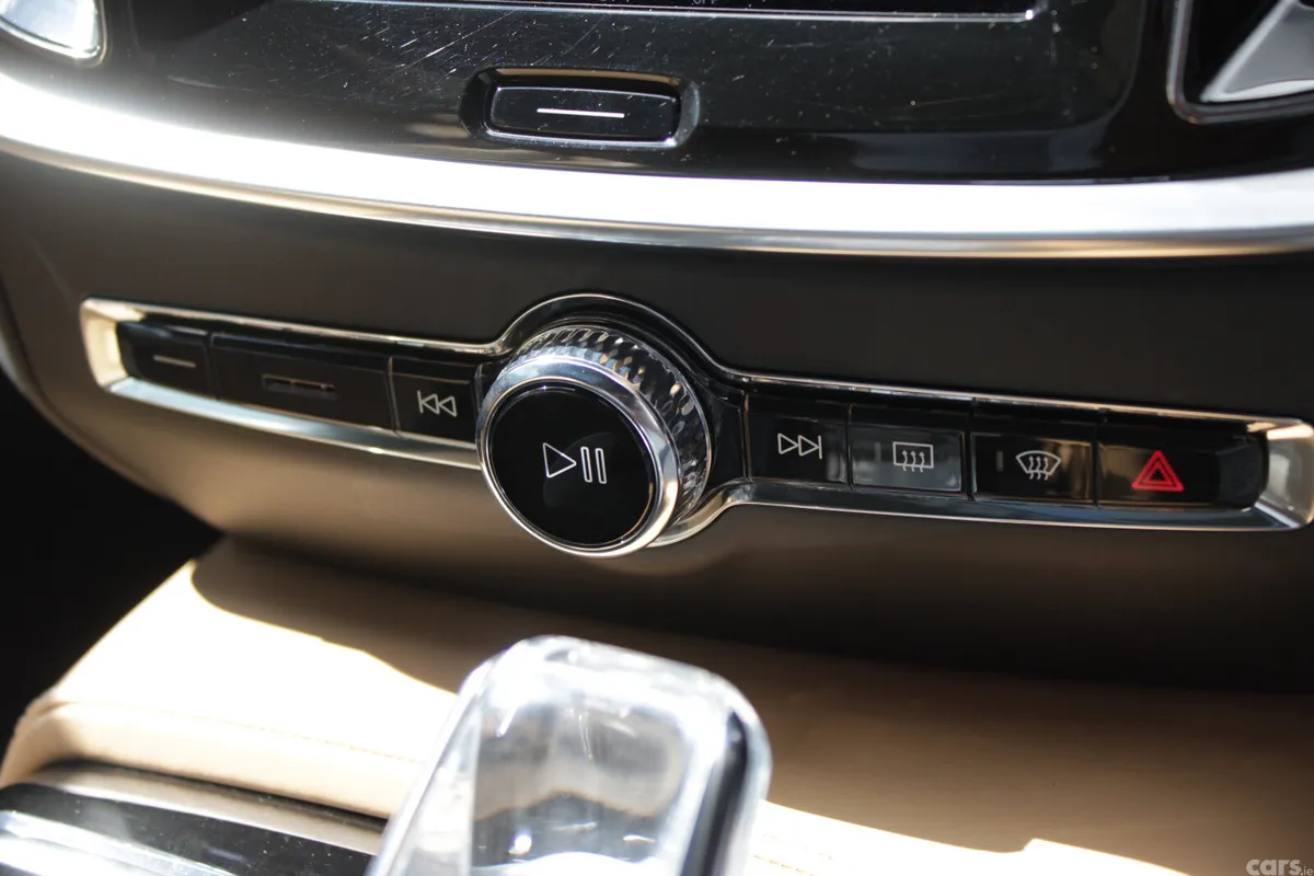 Volvo V60 Estate, Petrol Plug-in Hybrid, 2020, Silver