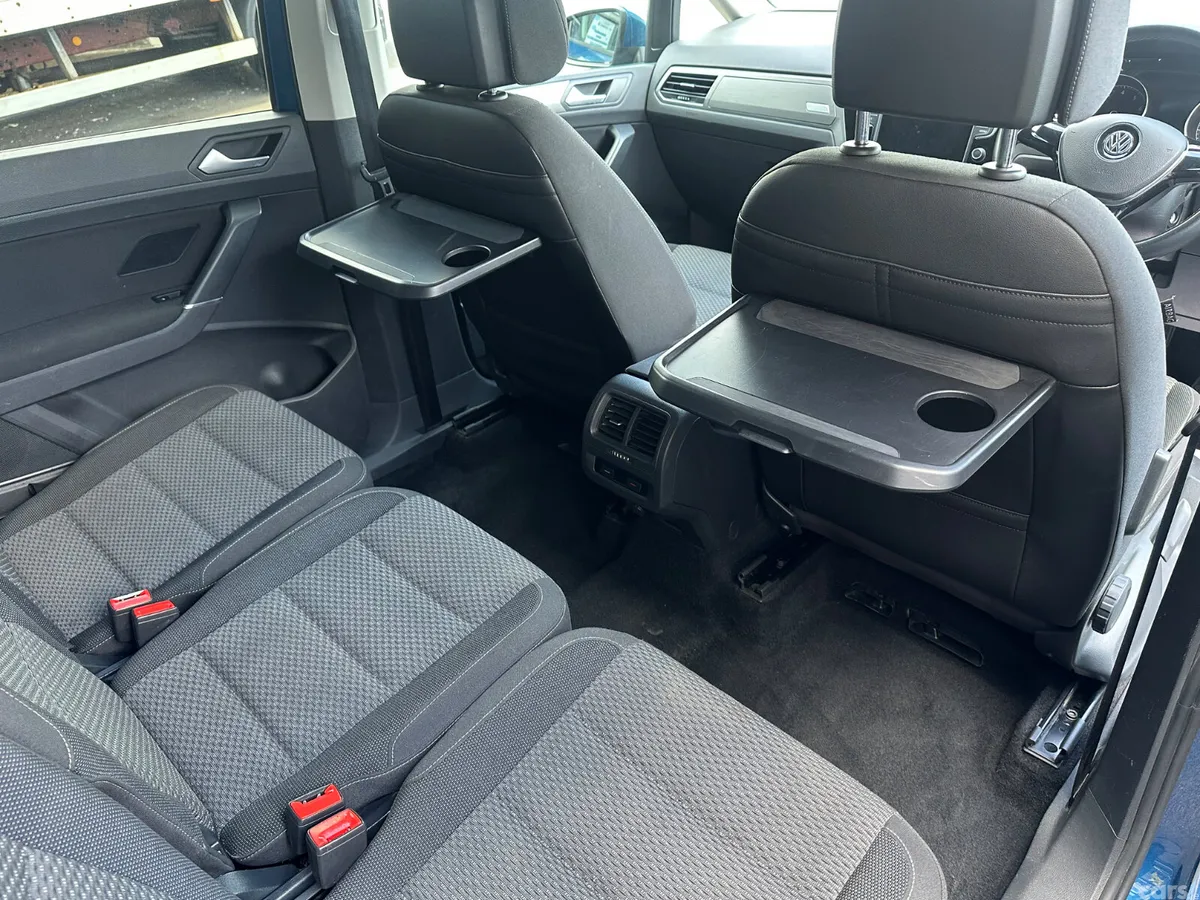 Volkswagen Touran MPV, Petrol, 2016, Blue