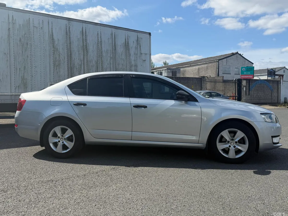 Skoda Octavia Saloon, Diesel, 2016, Silver