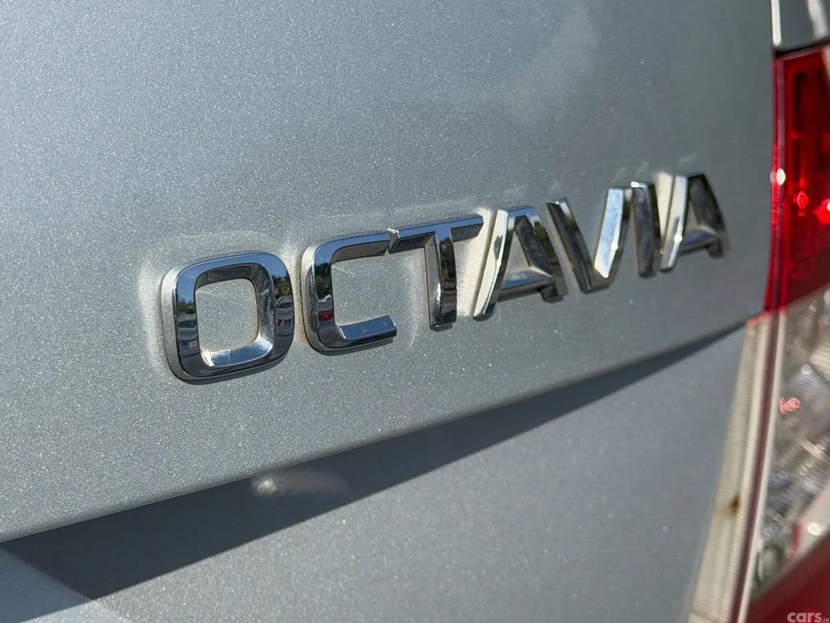 Skoda Octavia Saloon, Diesel, 2016, Silver