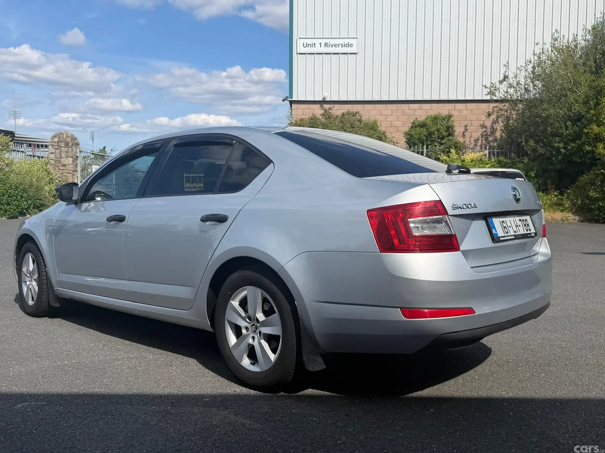 Skoda Octavia Saloon, Diesel, 2016, Silver