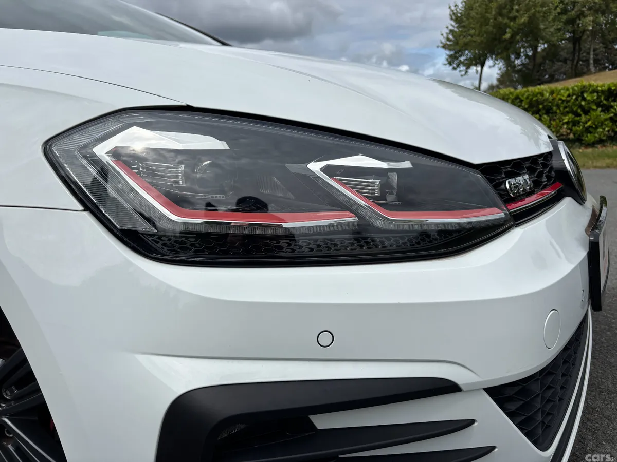 Volkswagen Golf Hatchback, Petrol, 2018, White