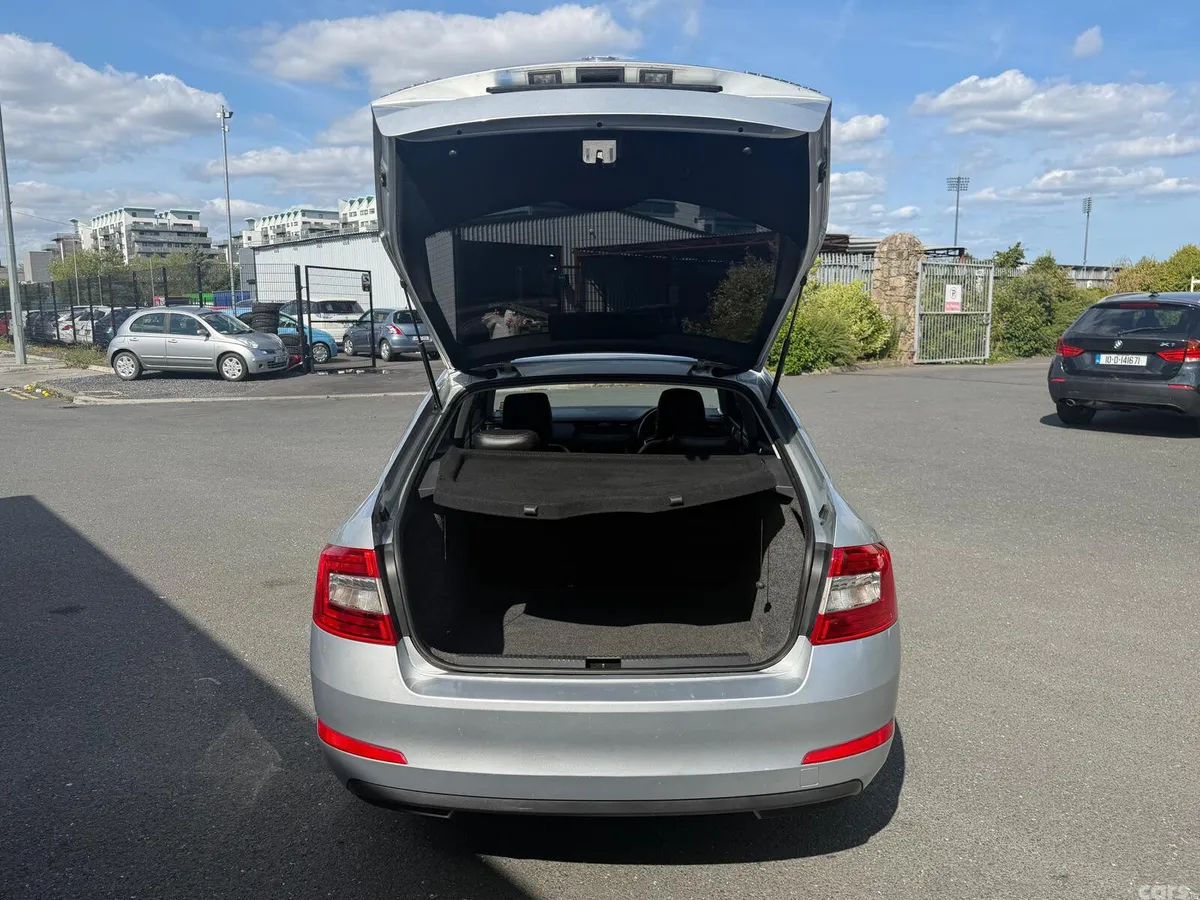Skoda Octavia Saloon, Diesel, 2016, Silver