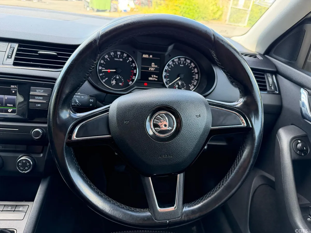 Skoda Octavia Saloon, Diesel, 2016, Silver