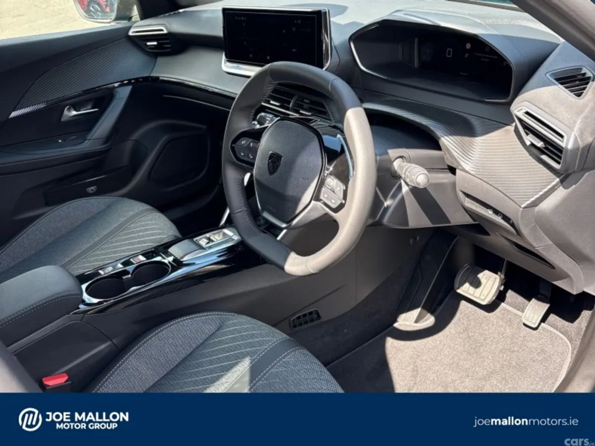 Peugeot 2008 MPV, Petrol Hybrid, 2026, Blue