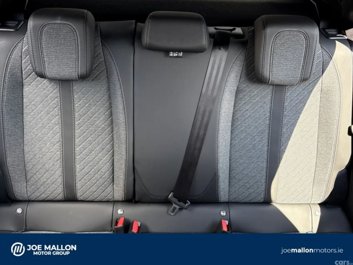 Peugeot 2008 MPV, Petrol Hybrid, 2026, Blue