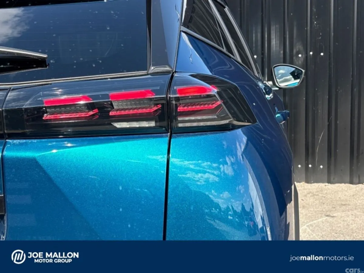 Peugeot 2008 MPV, Petrol Hybrid, 2026, Blue