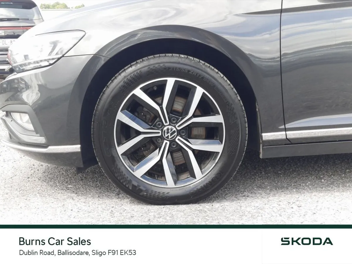 Volkswagen Passat Estate, Diesel, 2022, Grey