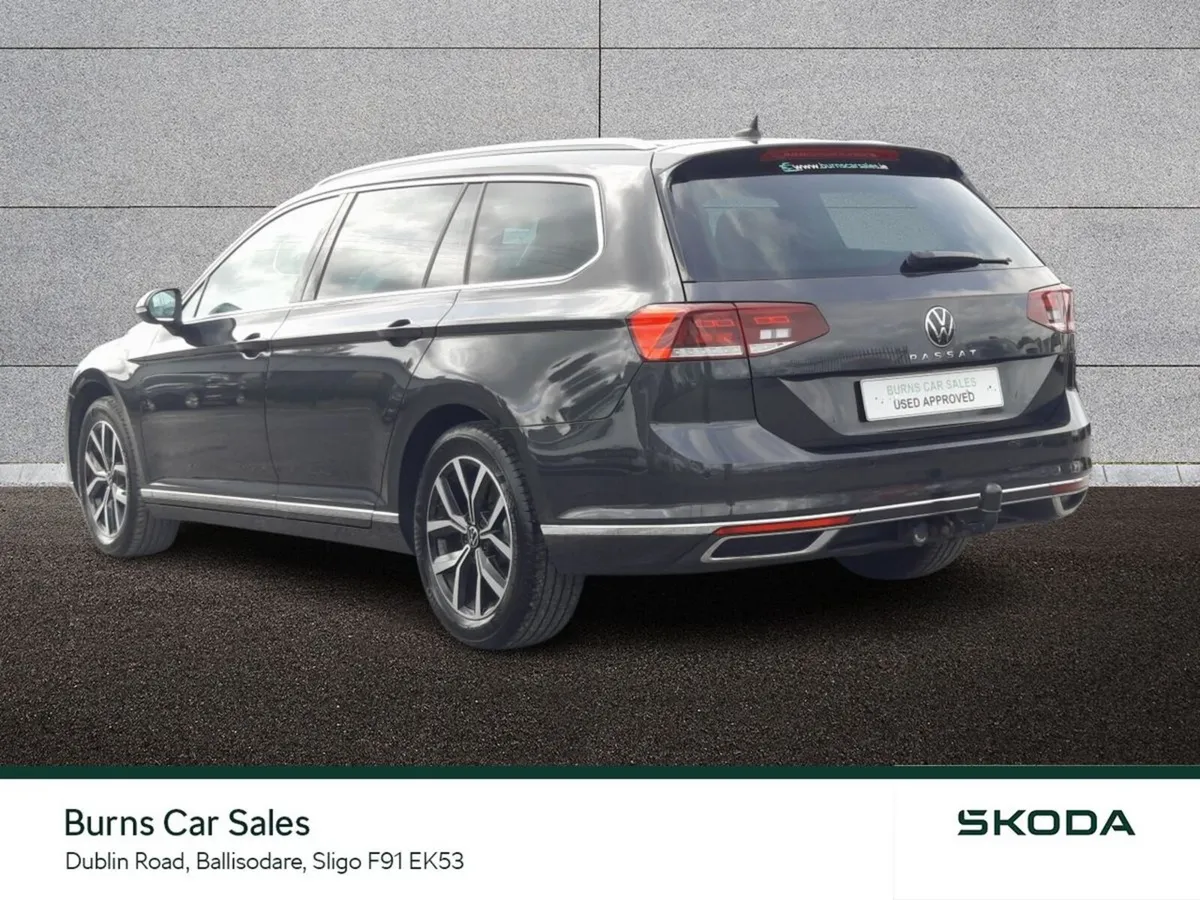 Volkswagen Passat Estate, Diesel, 2022, Grey