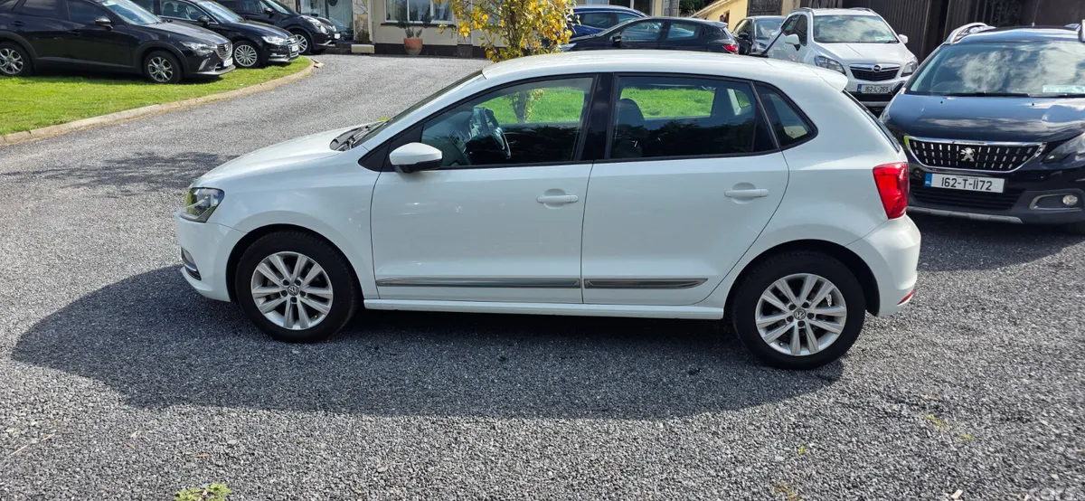 Volkswagen Polo Hatchback, Petrol, 2016, White