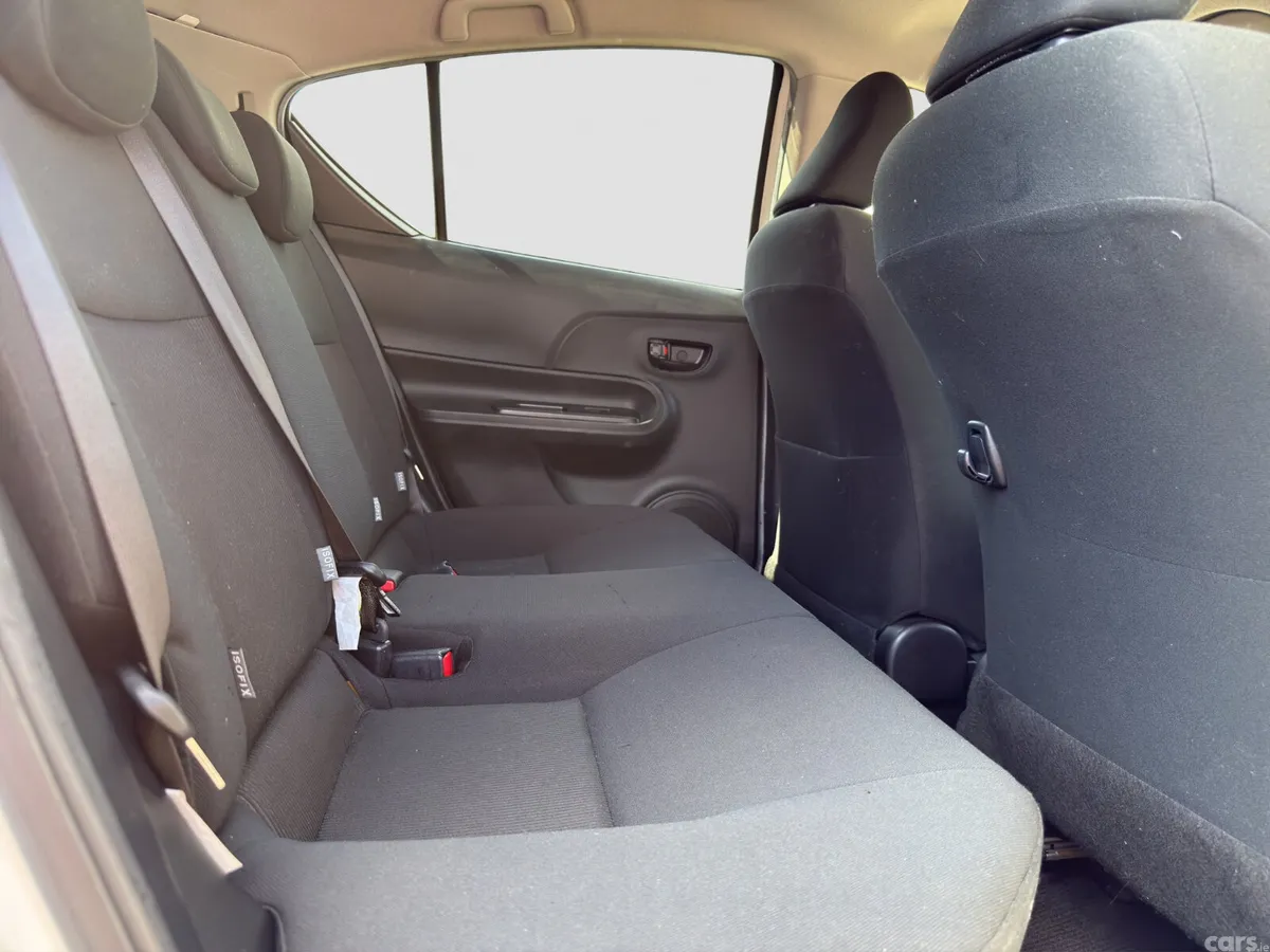 Toyota Aqua Hatchback, Petrol Hybrid, 2019, White