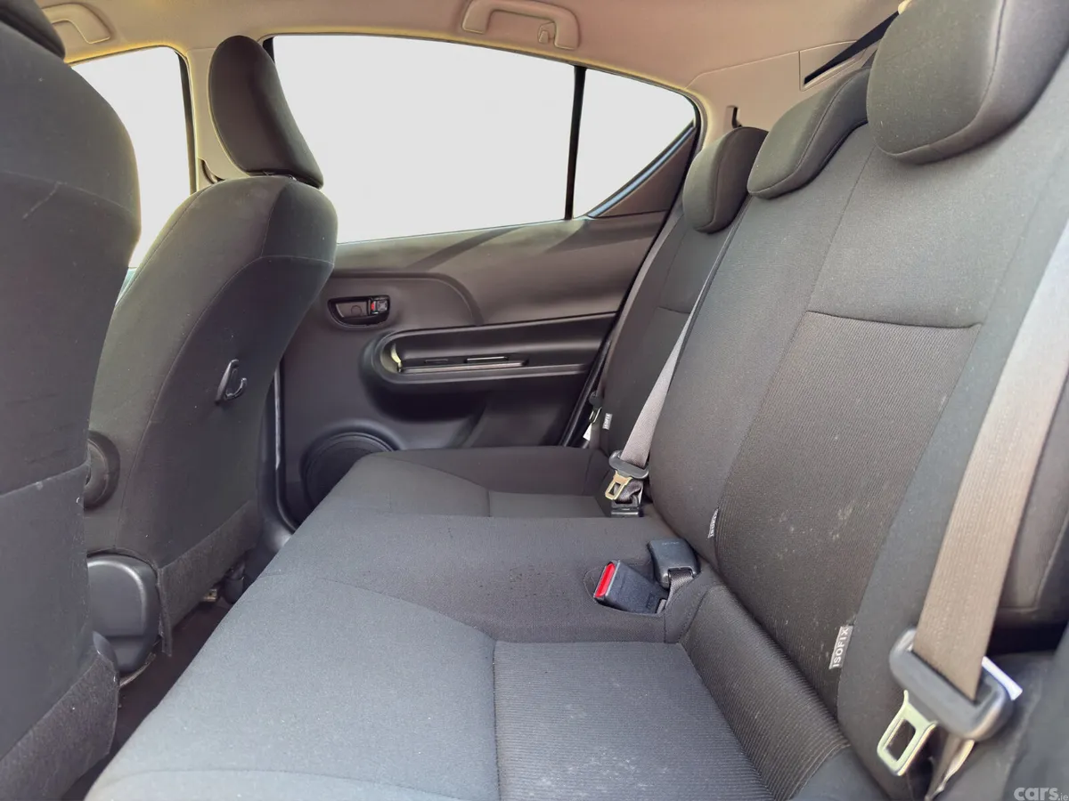 Toyota Aqua Hatchback, Petrol Hybrid, 2019, White