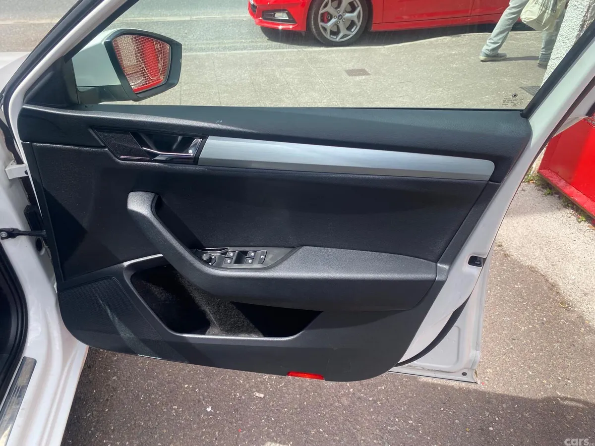 Skoda Superb Saloon, Diesel, 2017, White