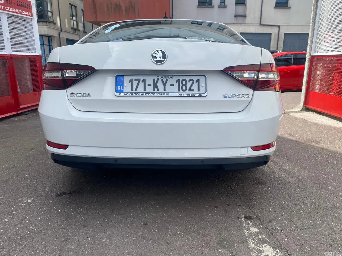 Skoda Superb Saloon, Diesel, 2017, White