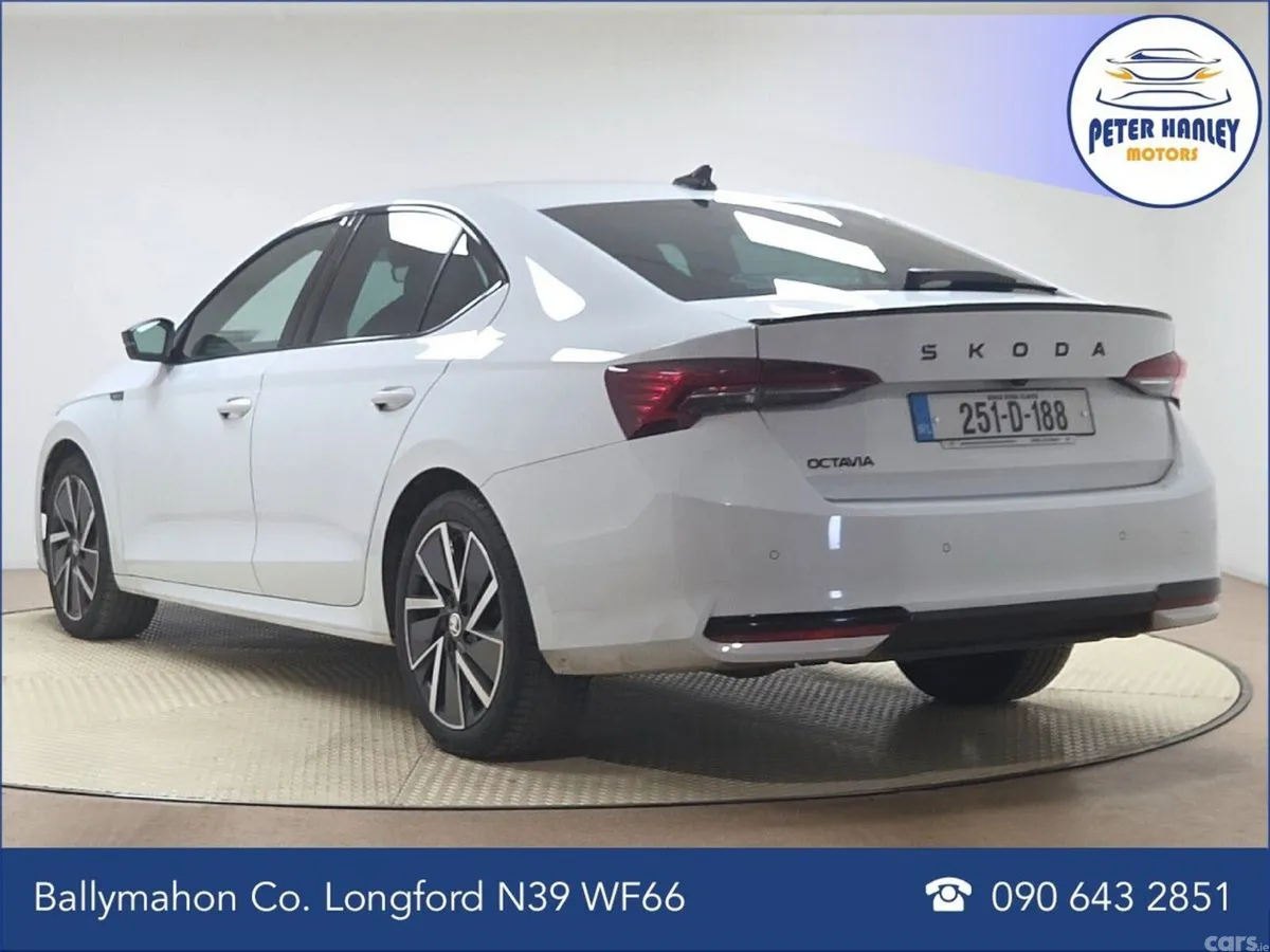 Skoda Octavia Saloon, Diesel, 2025, White