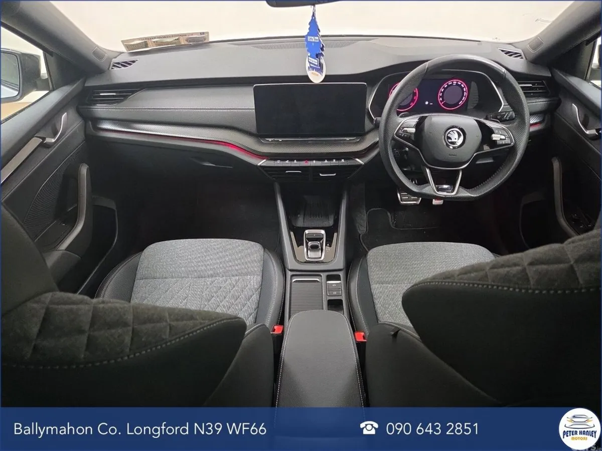Skoda Octavia Saloon, Diesel, 2025, White