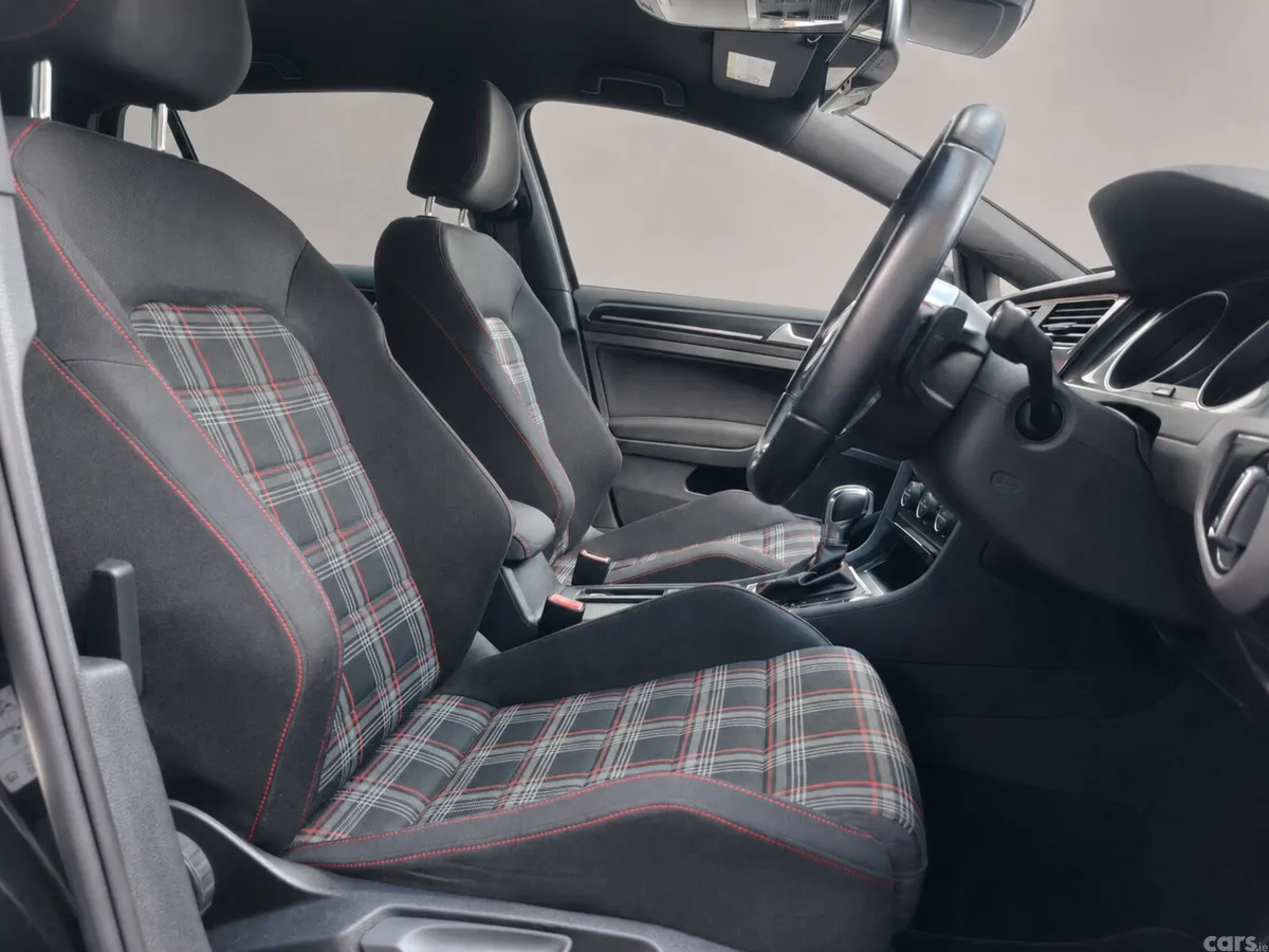 Volkswagen Golf Hatchback, Petrol, 2013, Black