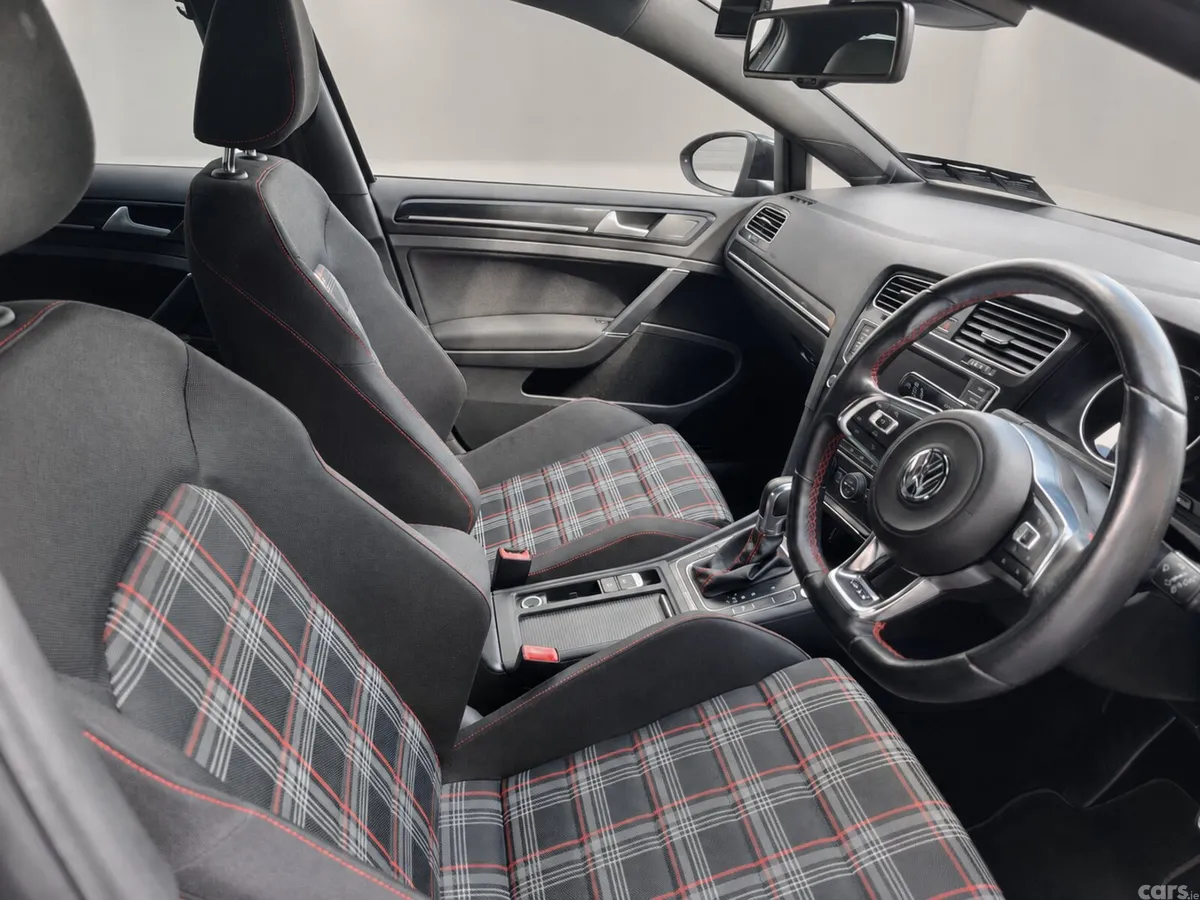 Volkswagen Golf Hatchback, Petrol, 2013, Black