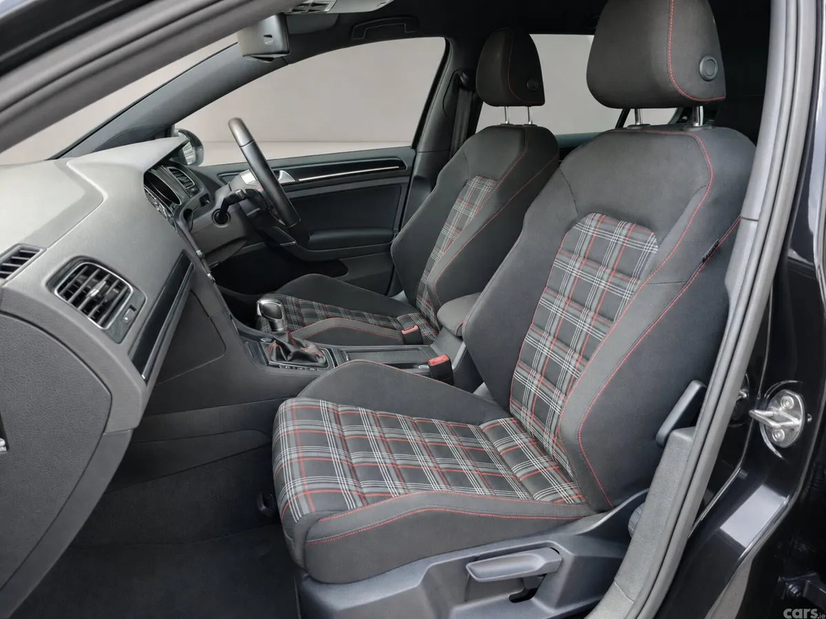 Volkswagen Golf Hatchback, Petrol, 2013, Black