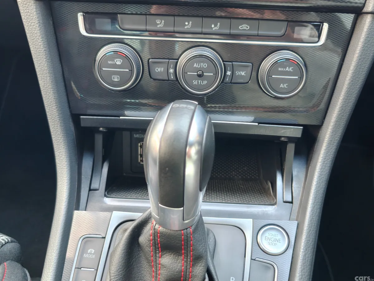 Volkswagen Golf Hatchback, Petrol, 2013, Black